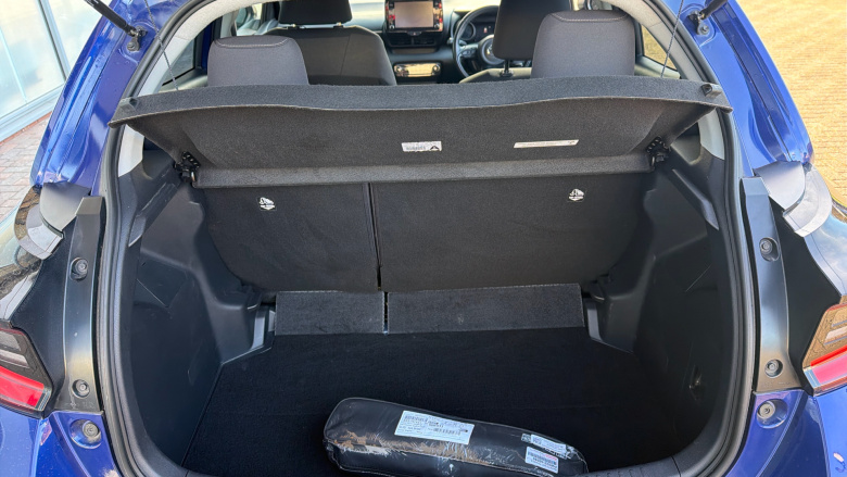 Toyota Yaris 1.5 Hybrid Design 5dr CVT Hybrid Hatchback